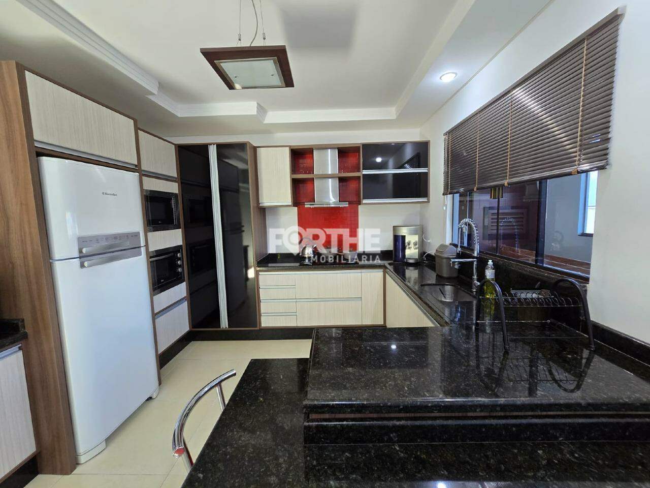 Sobrado à venda no Continental Park: 