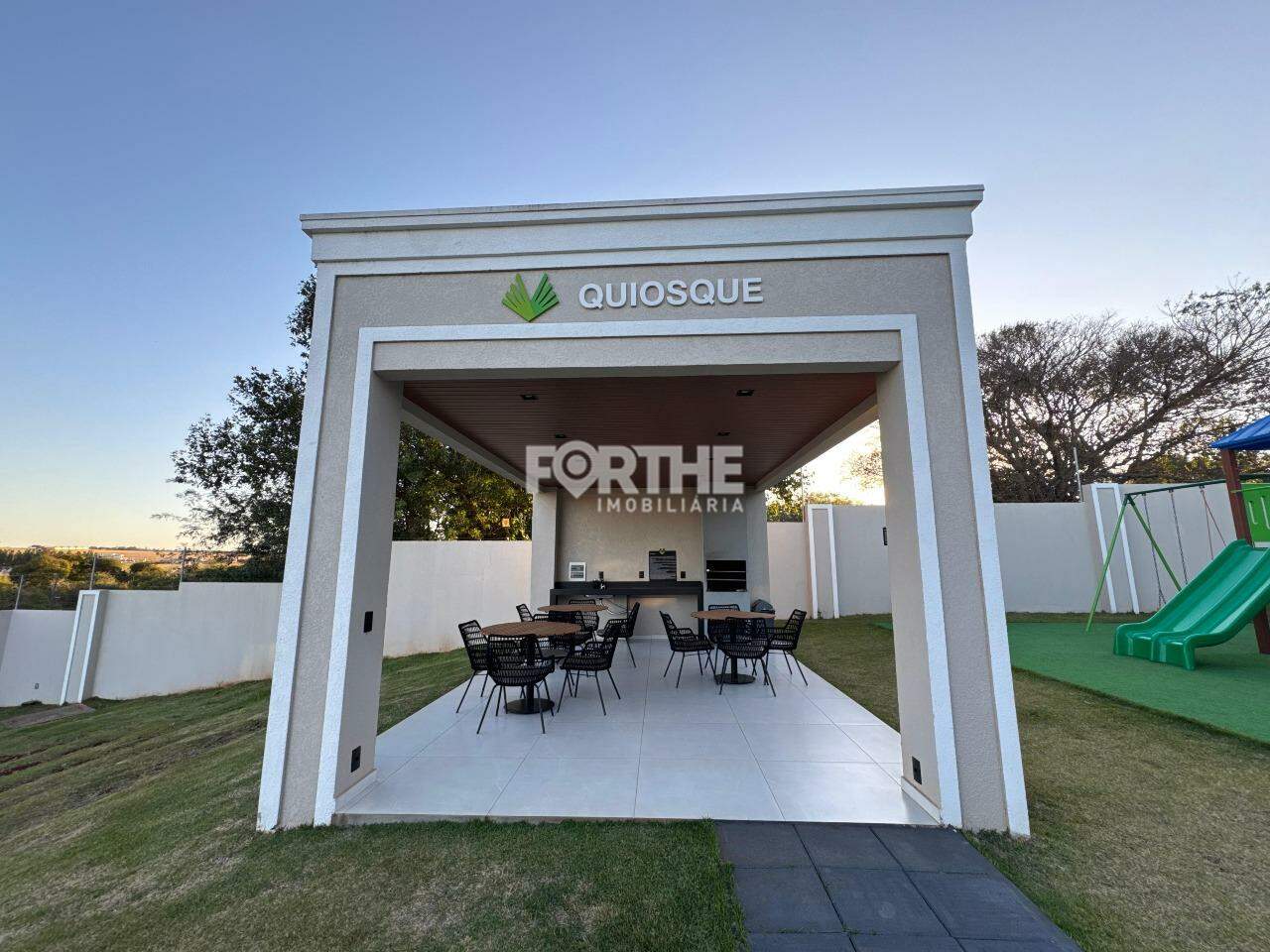Sobrado em condomínio à venda no Canadá: