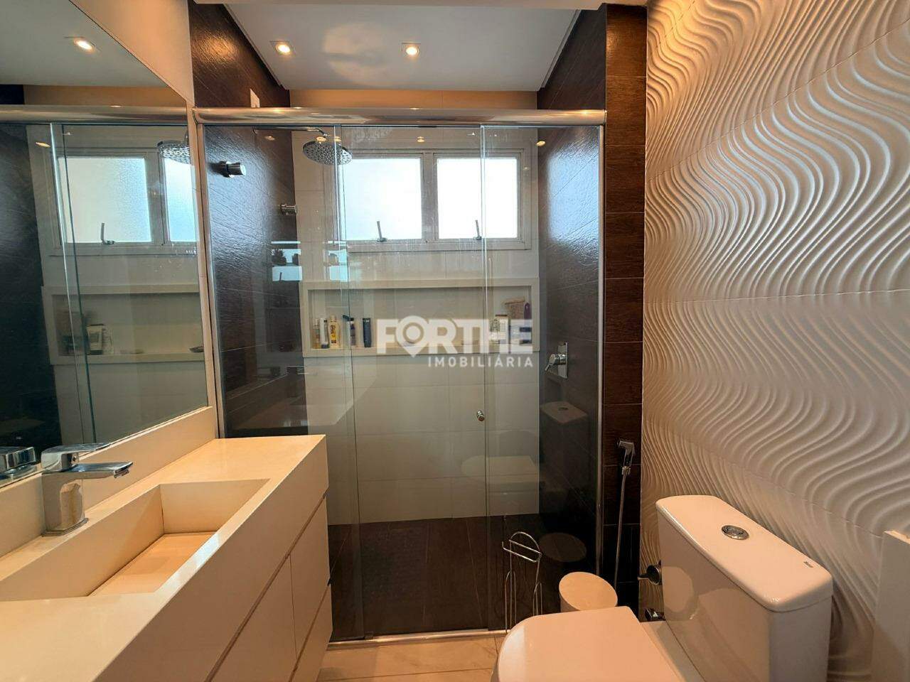 Apartamento à venda no Centro: BANHEIRO SUÍTE