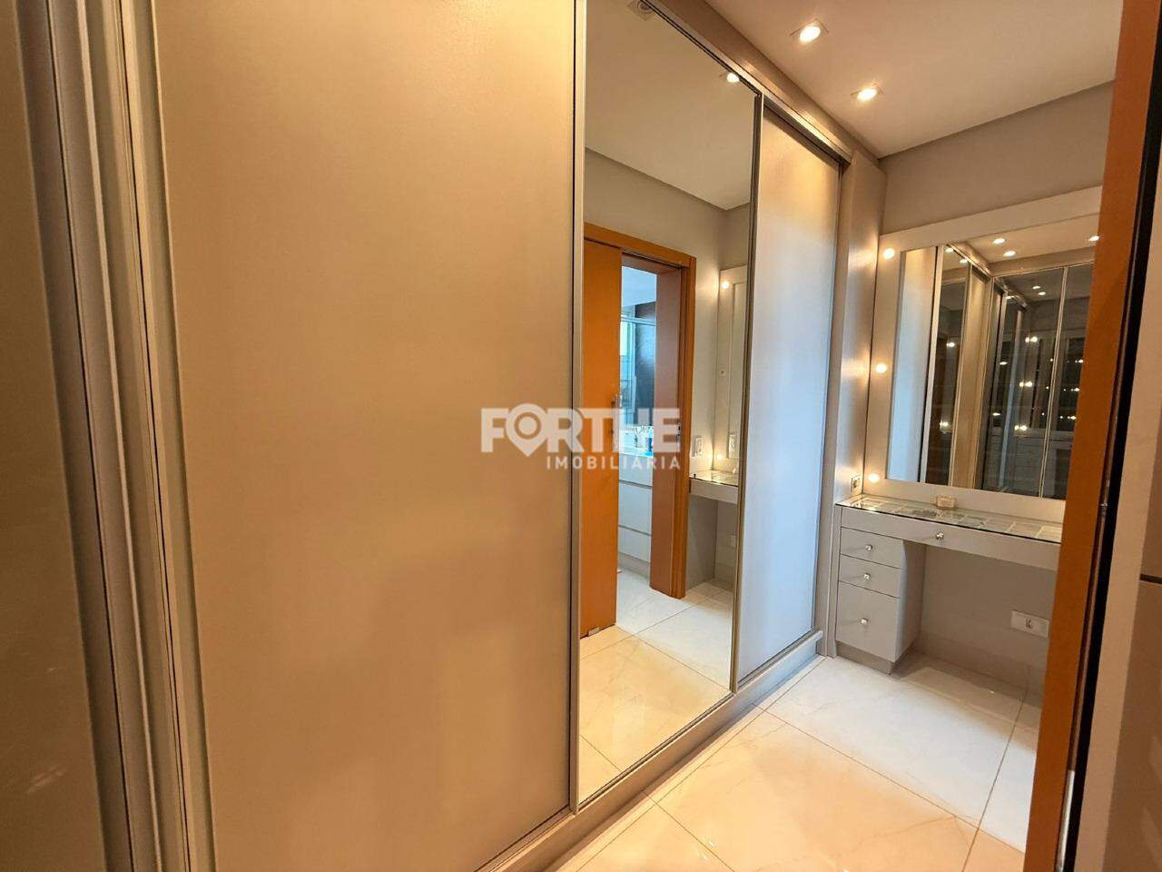 Apartamento à venda no Centro: CLOSET