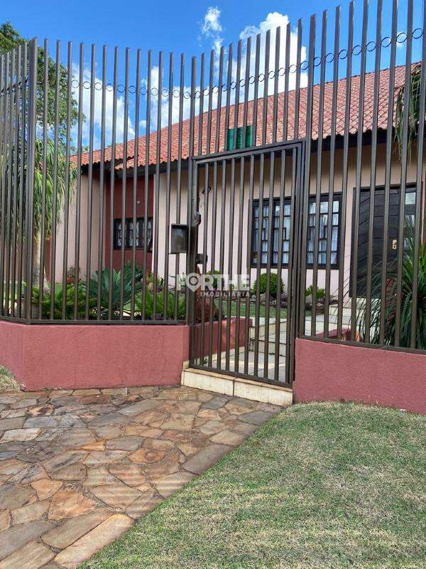 Casa à venda no Centro: 