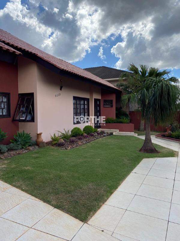 Casa à venda no Centro: 