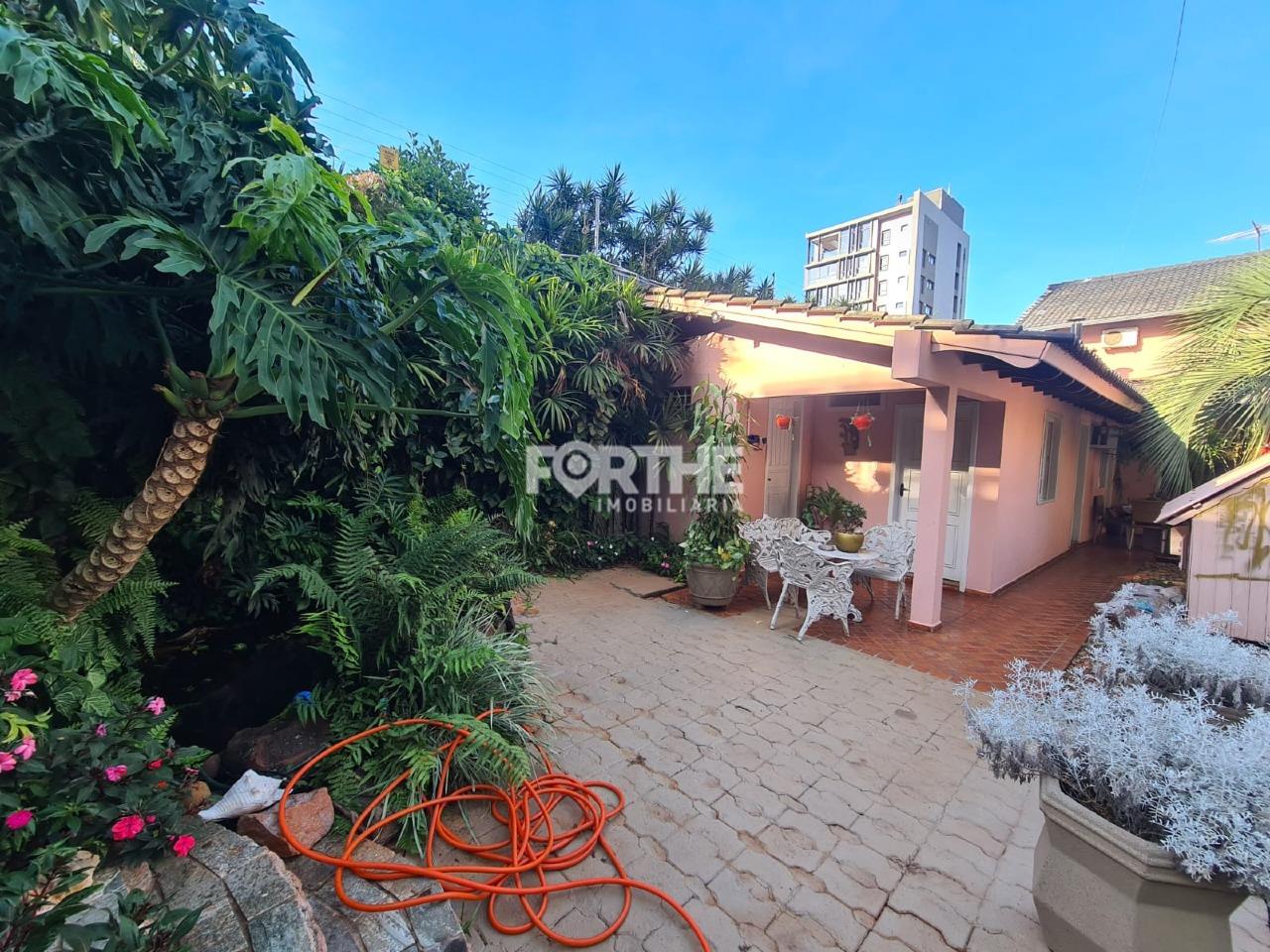 Casa à venda no Centro: 