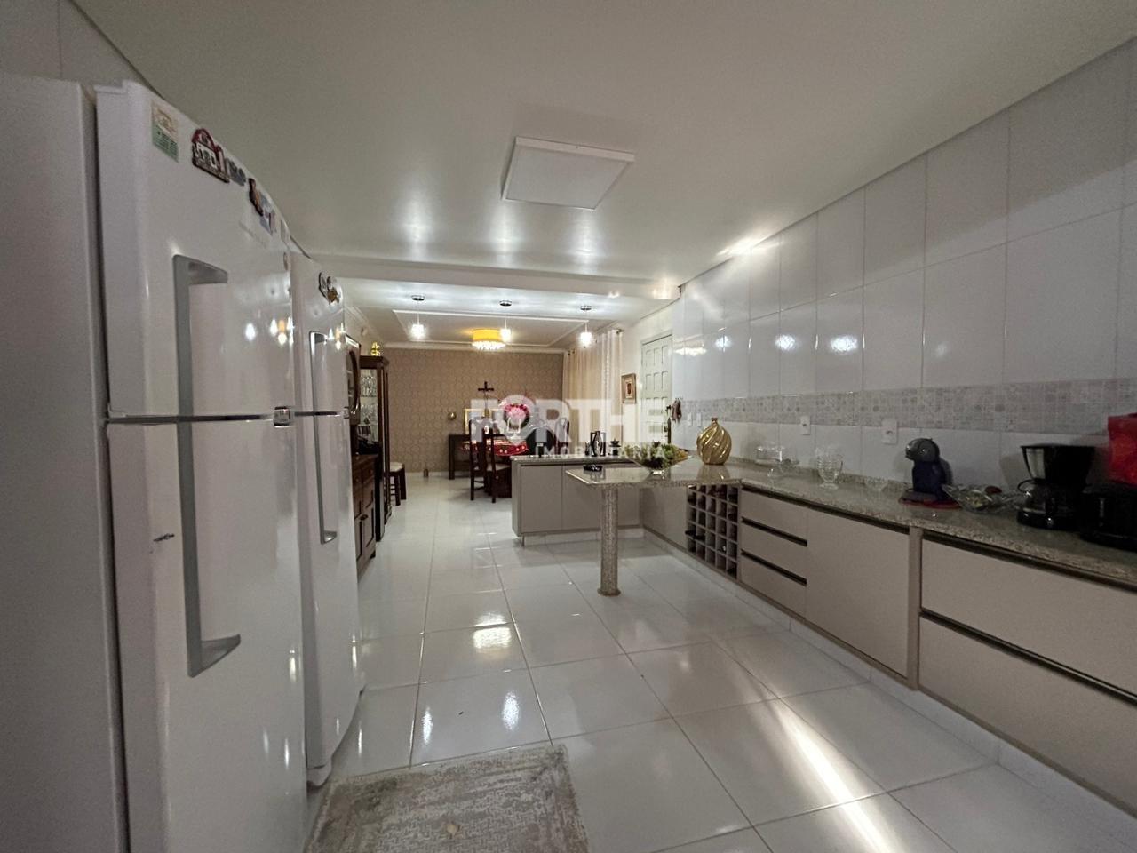 Casa à venda no Centro: 