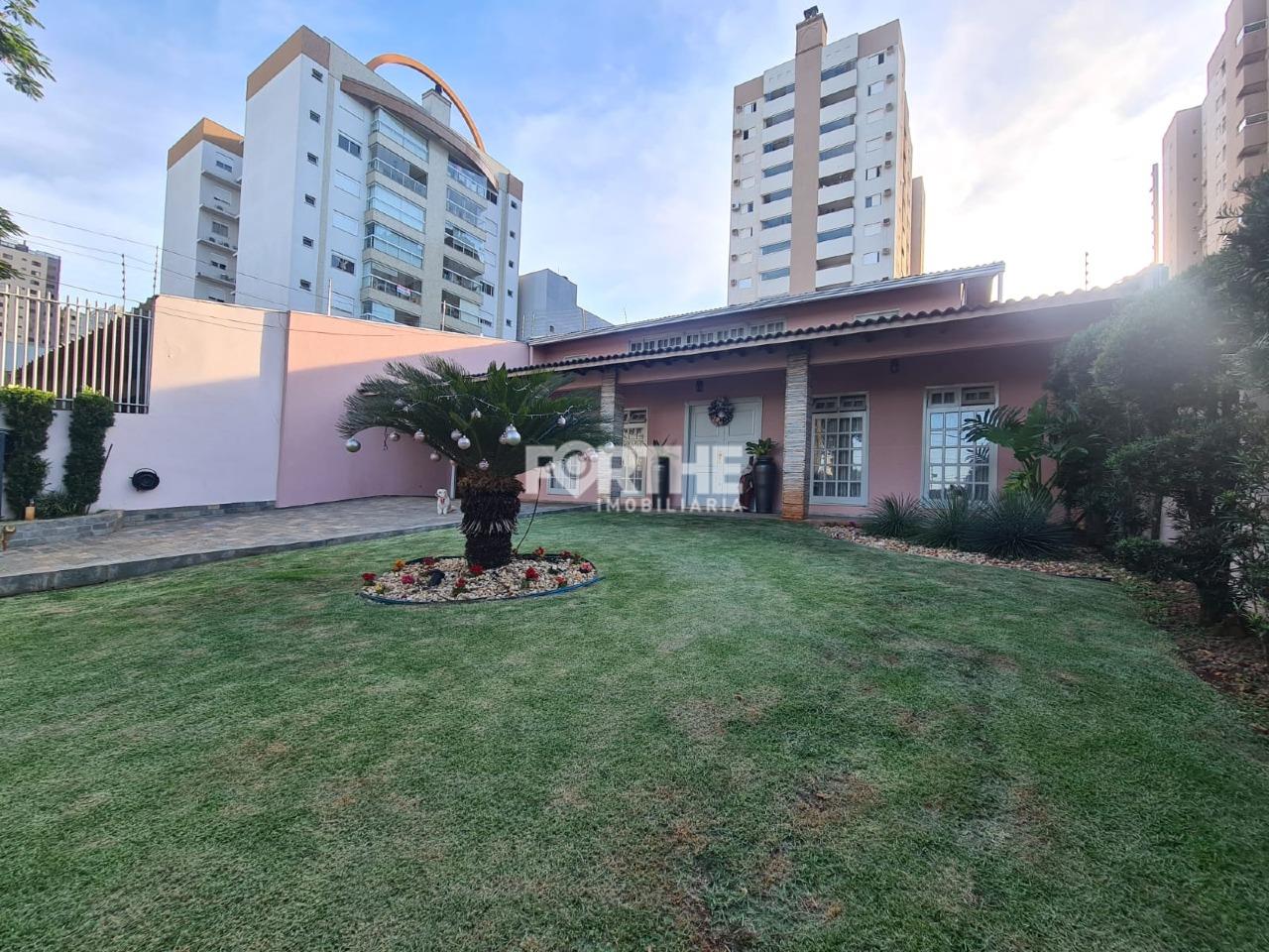 Casa à venda no Centro: 