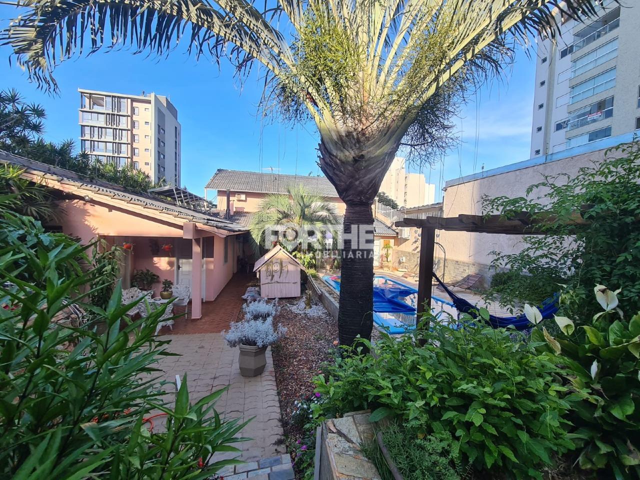 Casa à venda no Centro: 