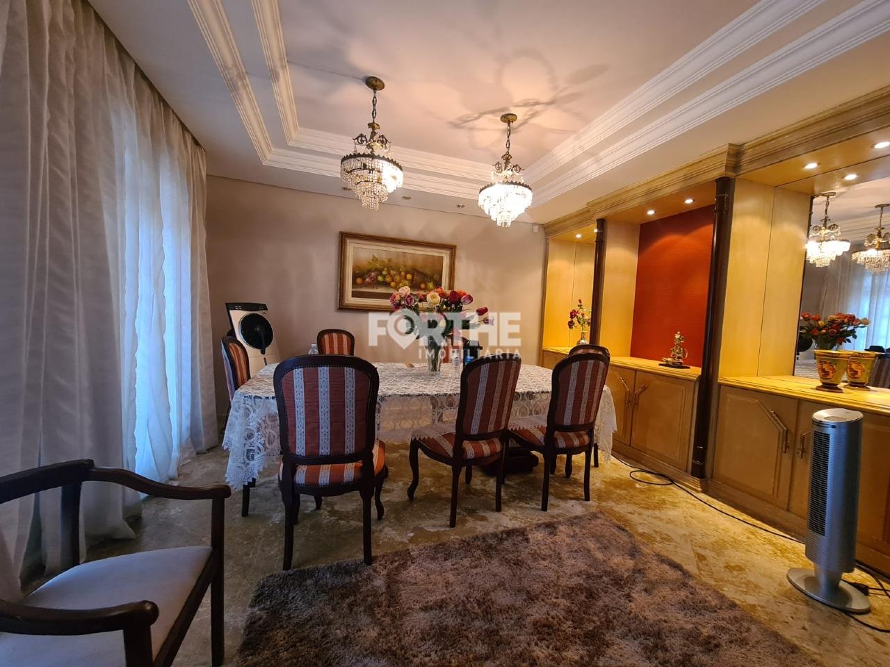 Casa à venda no Centro: 