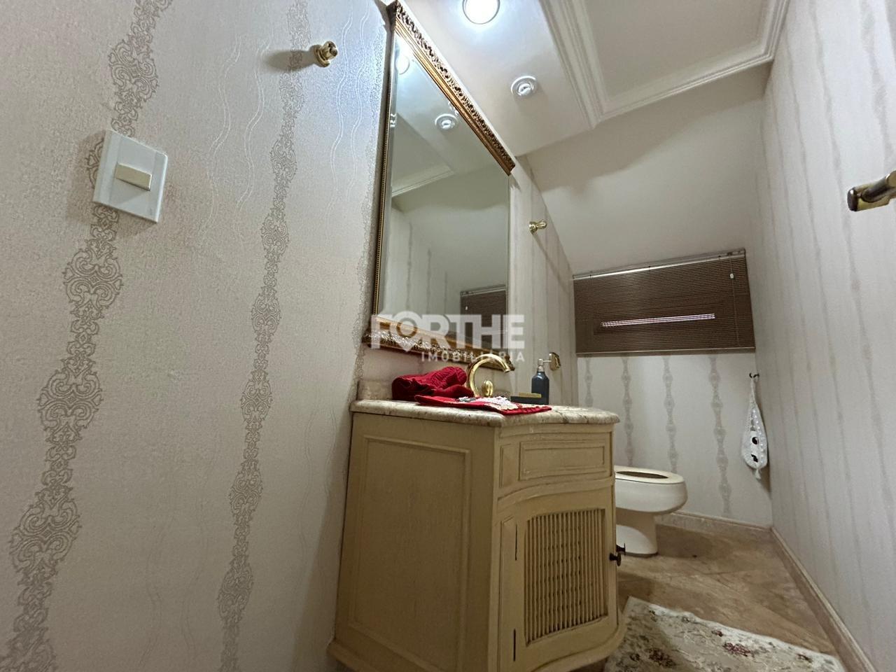 Casa à venda no Centro: 