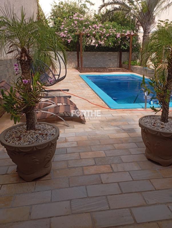 Casa à venda no Centro: 