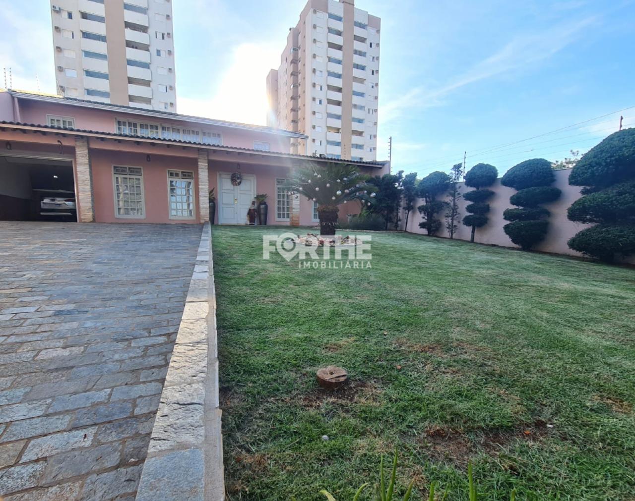 Casa à venda no Centro: 