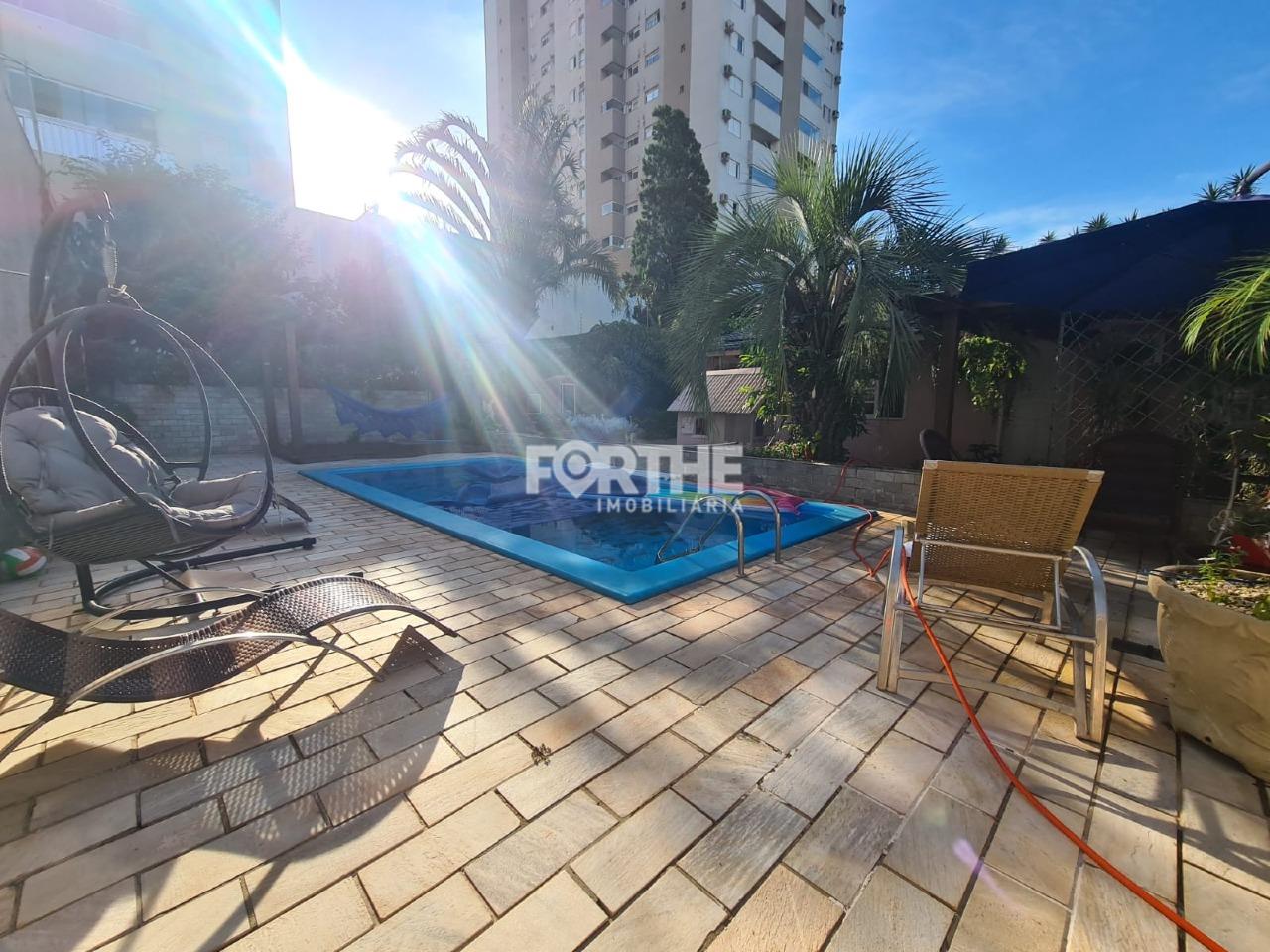 Casa à venda no Centro: 