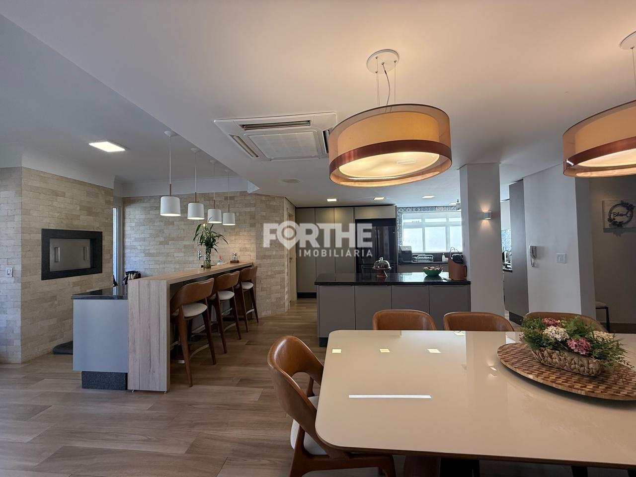 Sobrado em condomínio à venda no Country: 