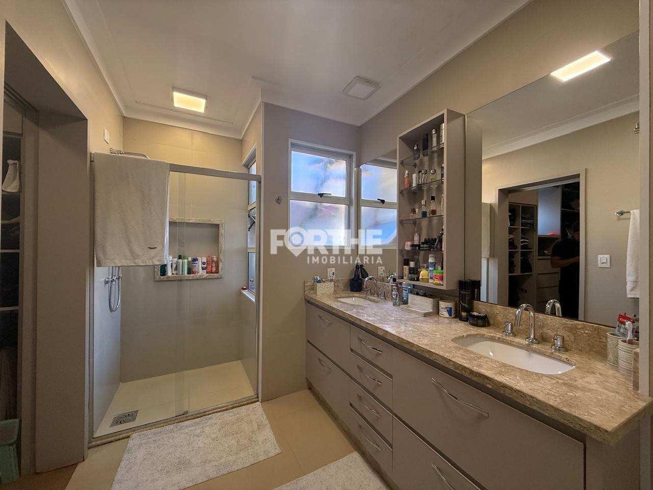 Sobrado em condomínio à venda no Country: 