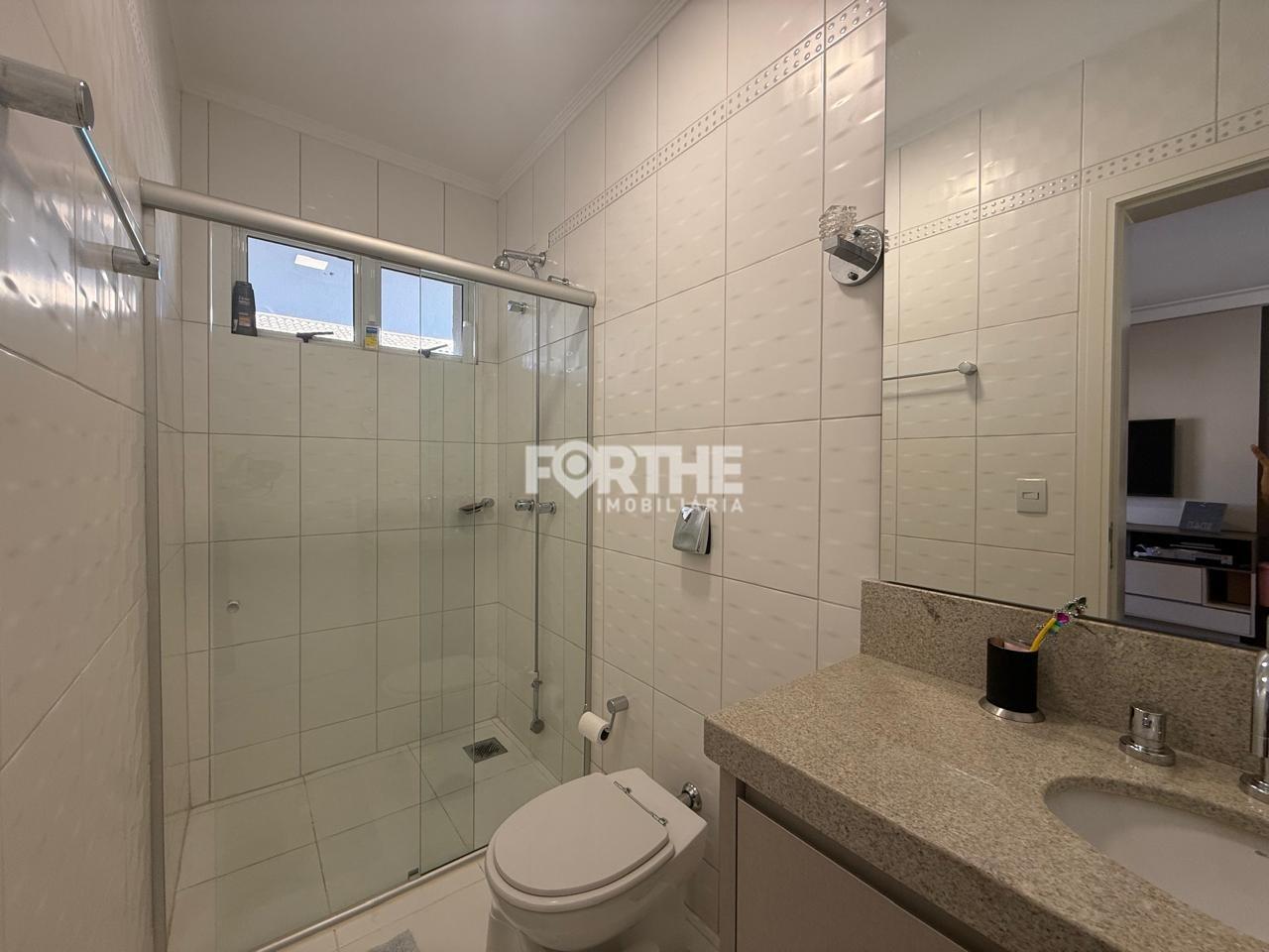 Sobrado em condomínio à venda no Country: 