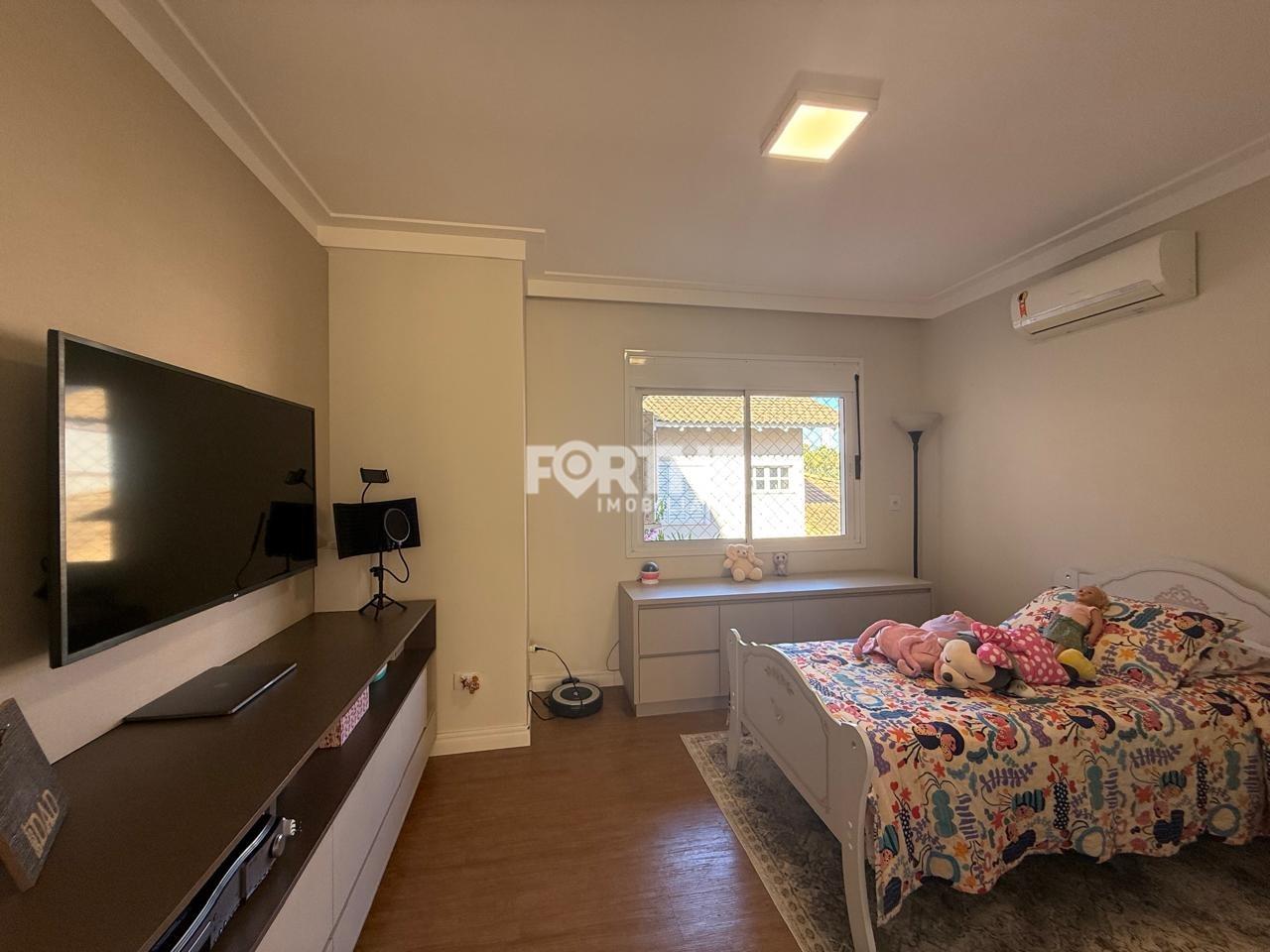 Sobrado em condomínio à venda no Country: 