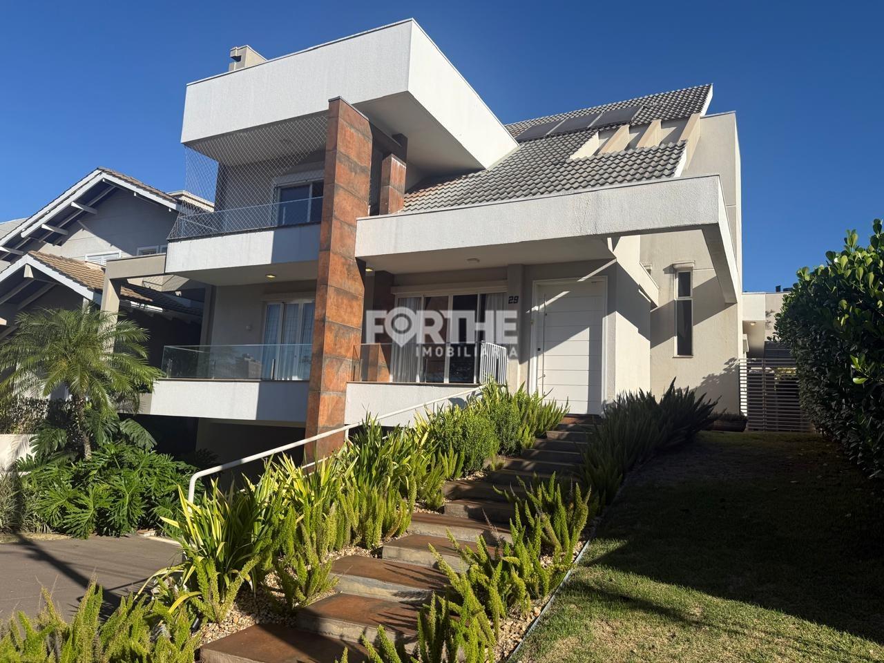 Sobrado em condomínio à venda no Country: 