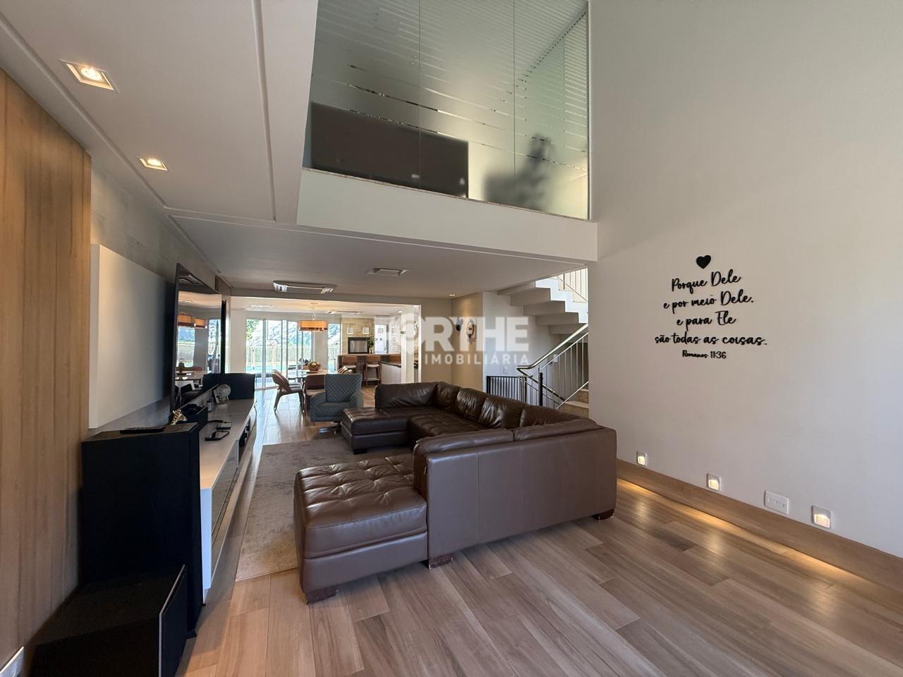 Sobrado em condomínio à venda no Country: 