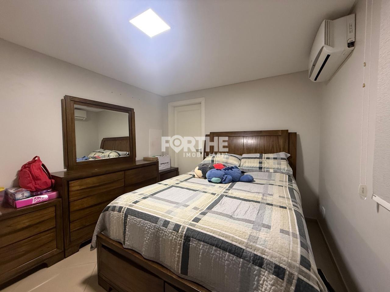 Sobrado em condomínio à venda no Country: 