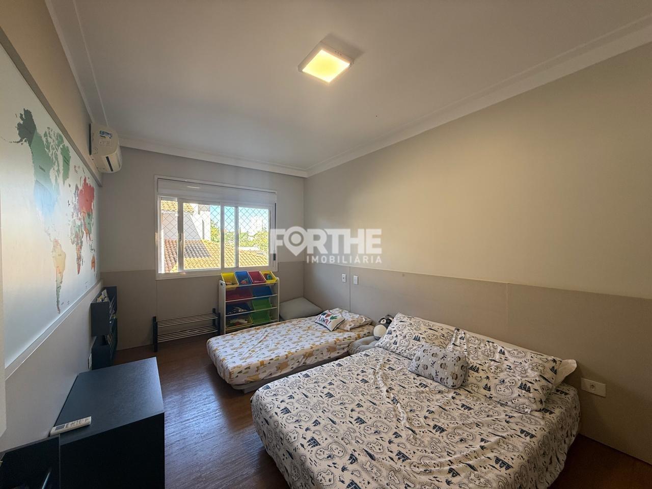 Sobrado em condomínio à venda no Country: 