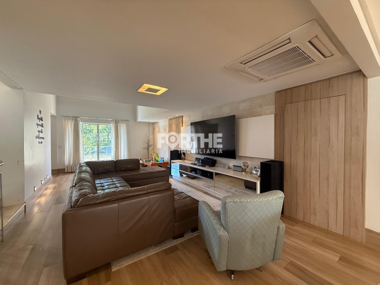 Sobrado em condomínio à venda no Country: 