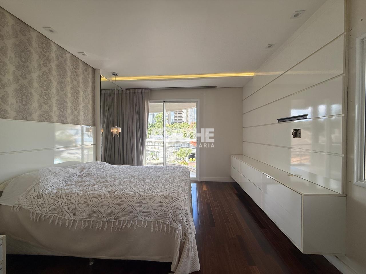 Sobrado em condomínio à venda no Country: 