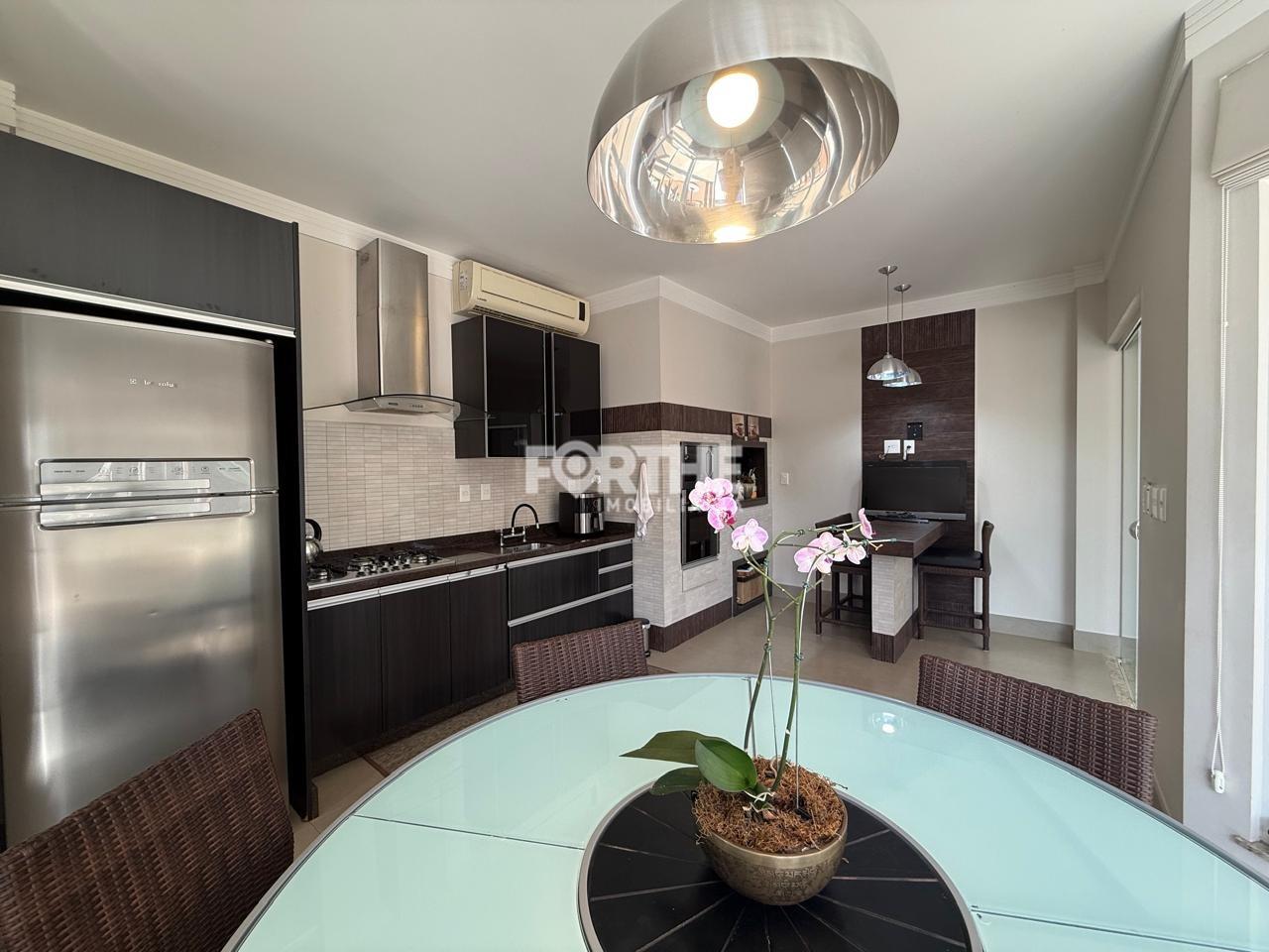 Sobrado em condomínio à venda no Country: 