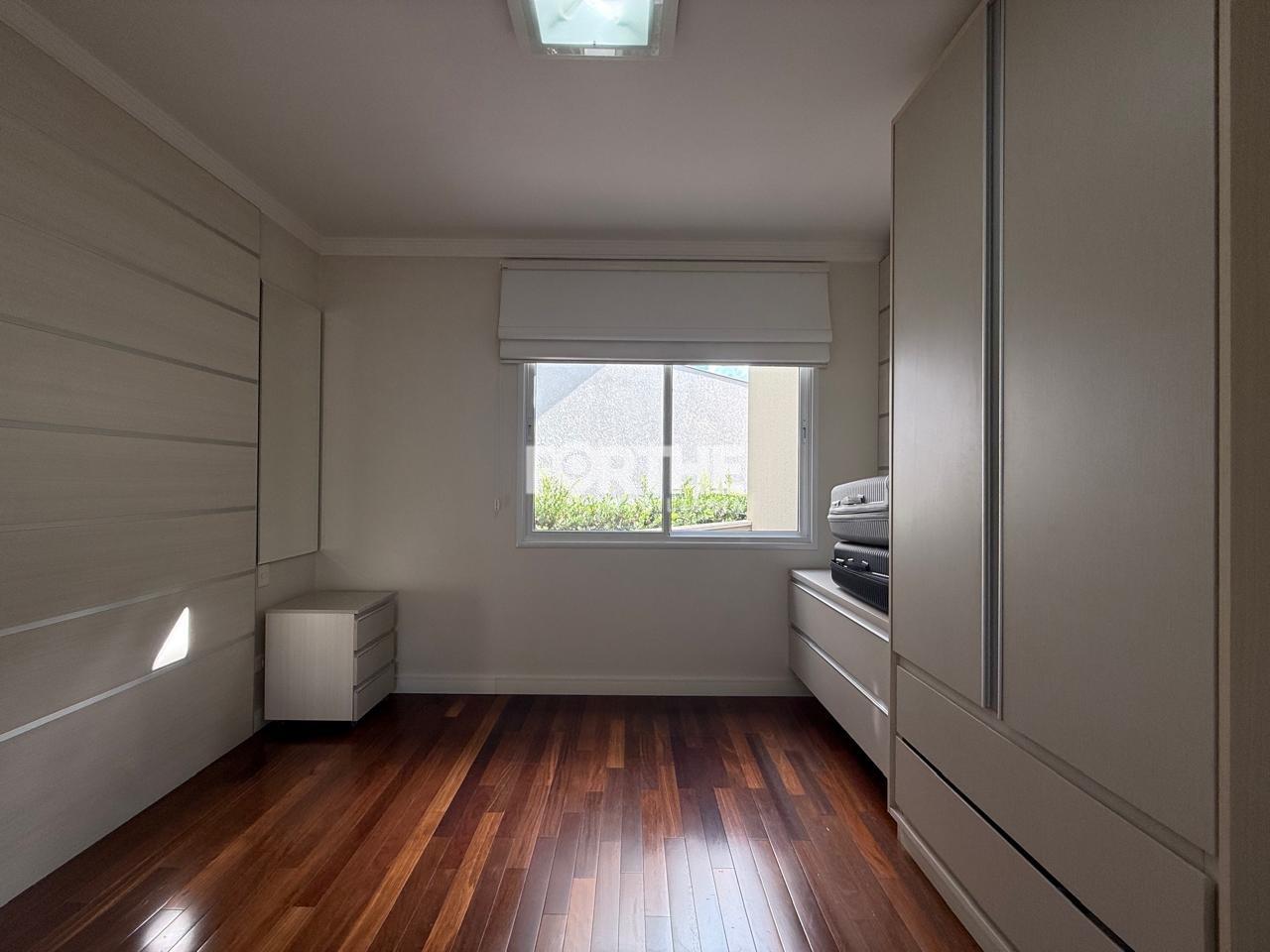 Sobrado em condomínio à venda no Country: 