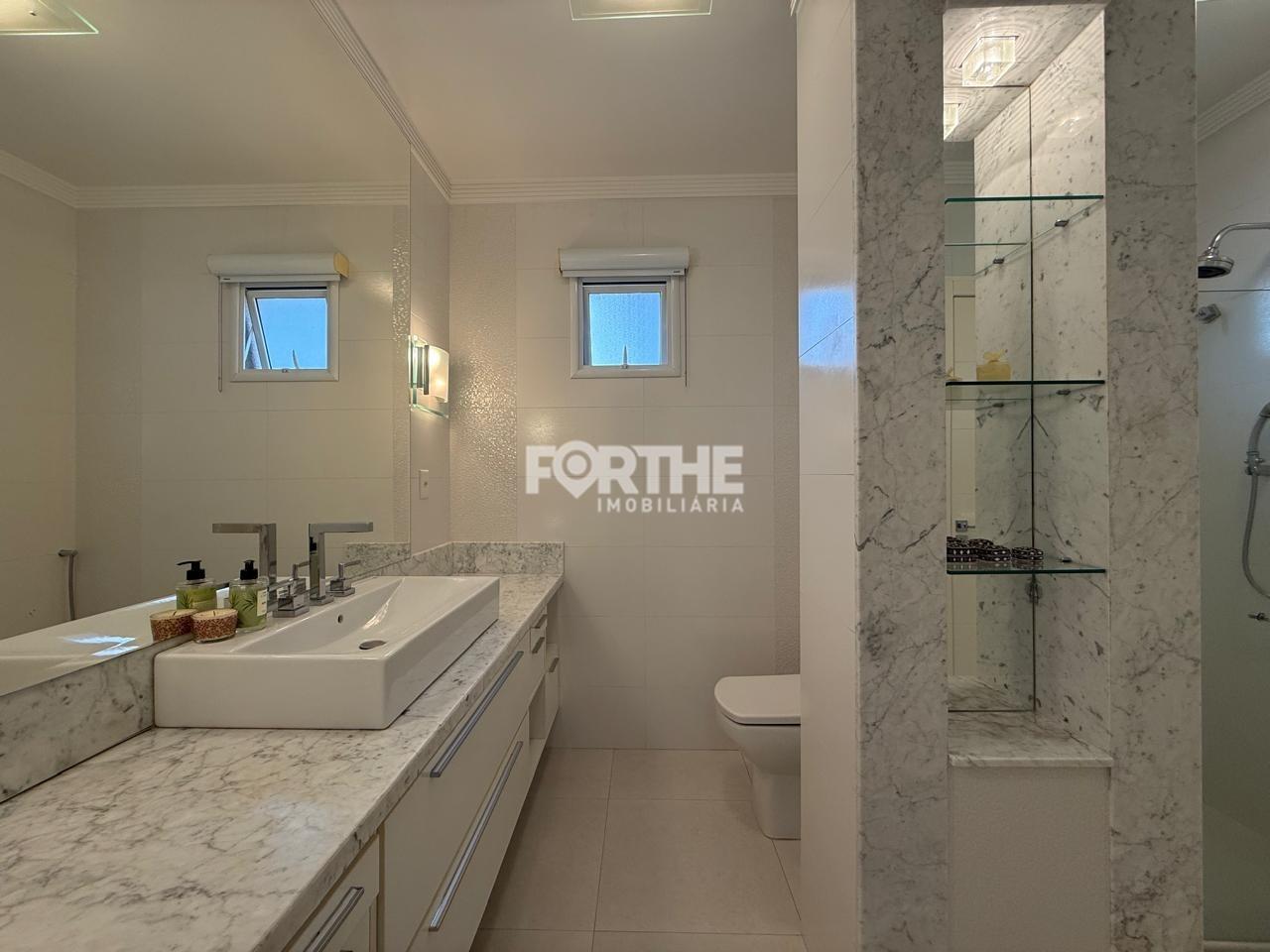 Sobrado em condomínio à venda no Country: 