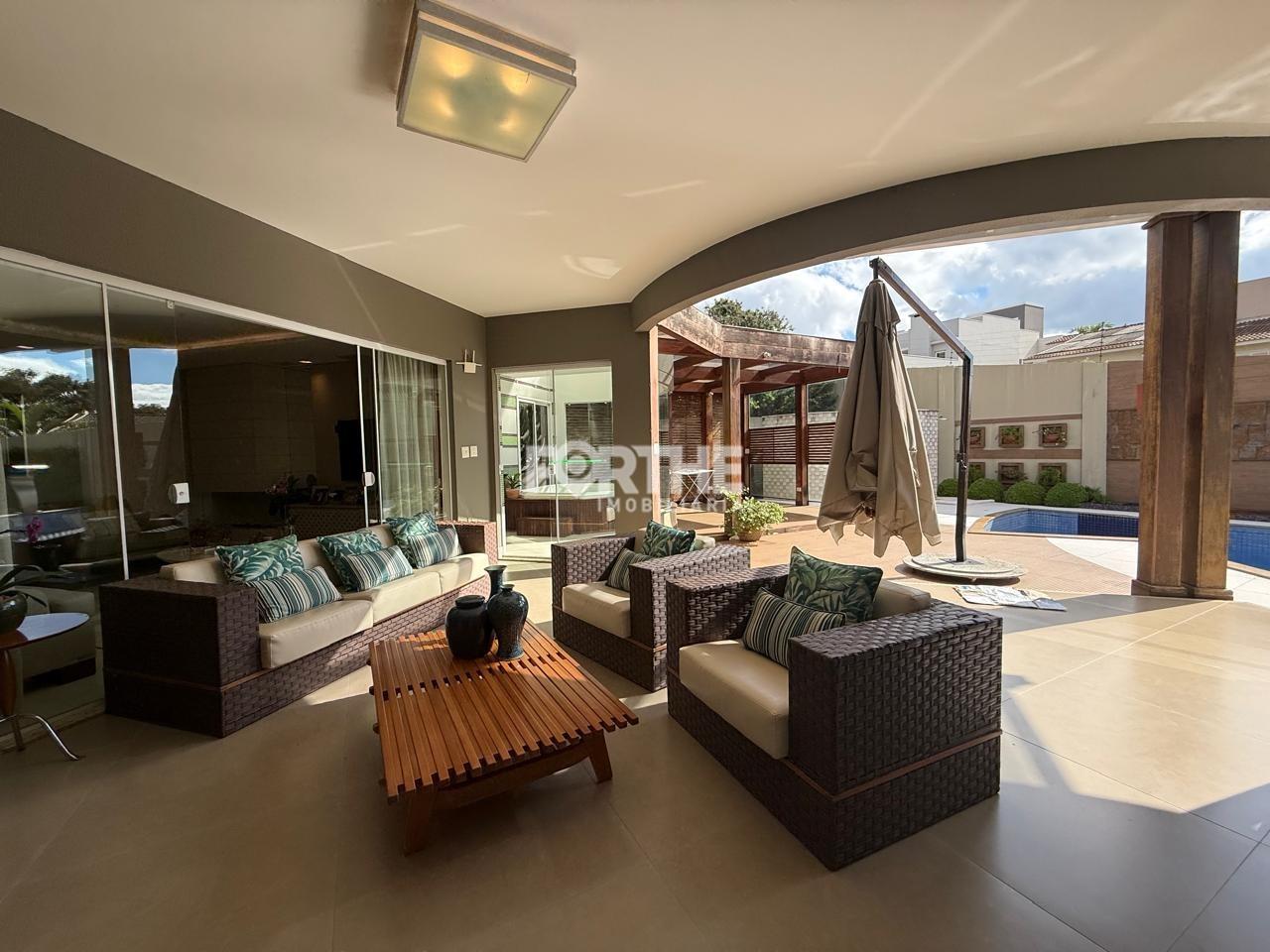 Sobrado em condomínio à venda no Country: 