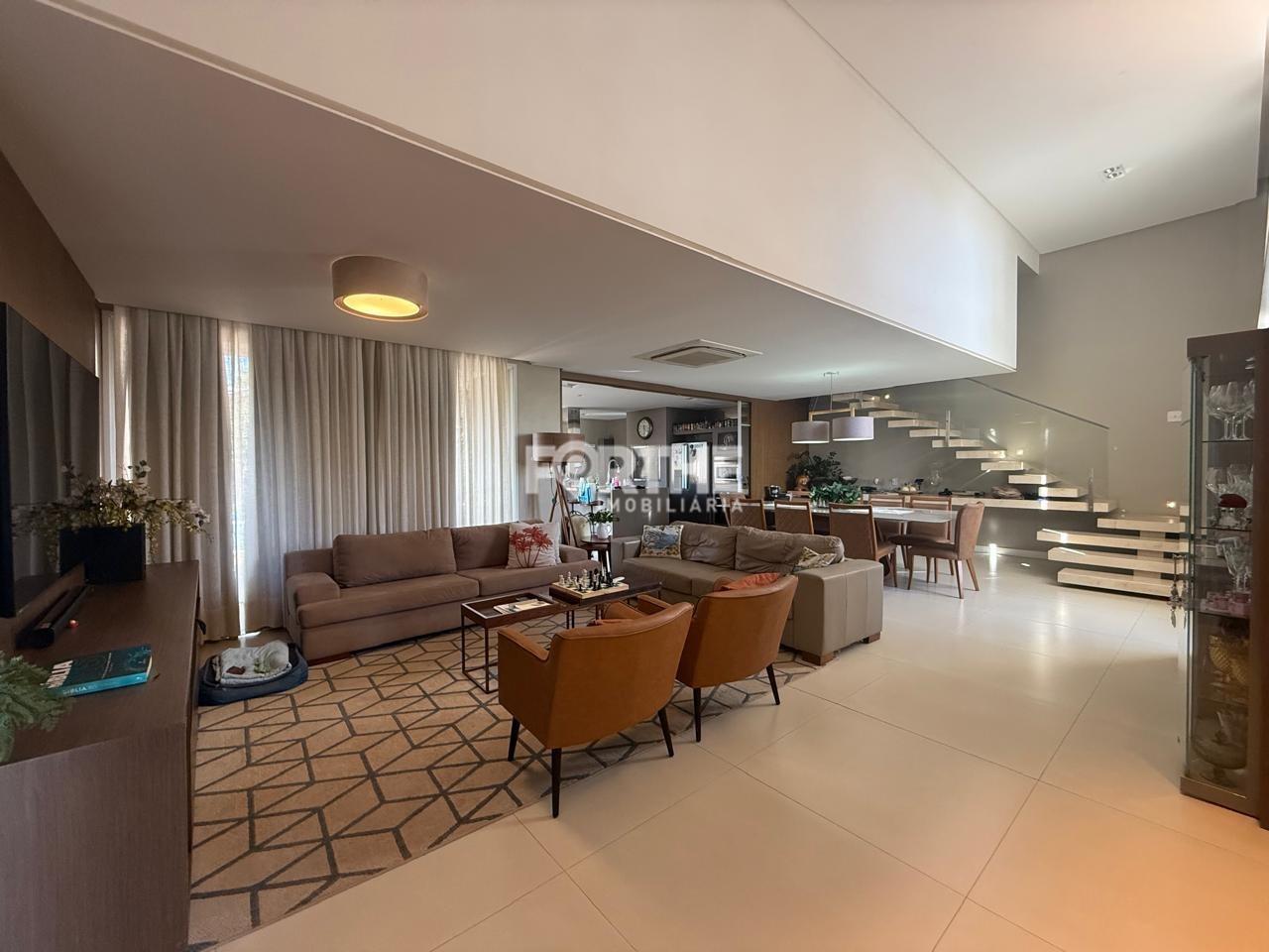 Sobrado em condomínio à venda no Country: 