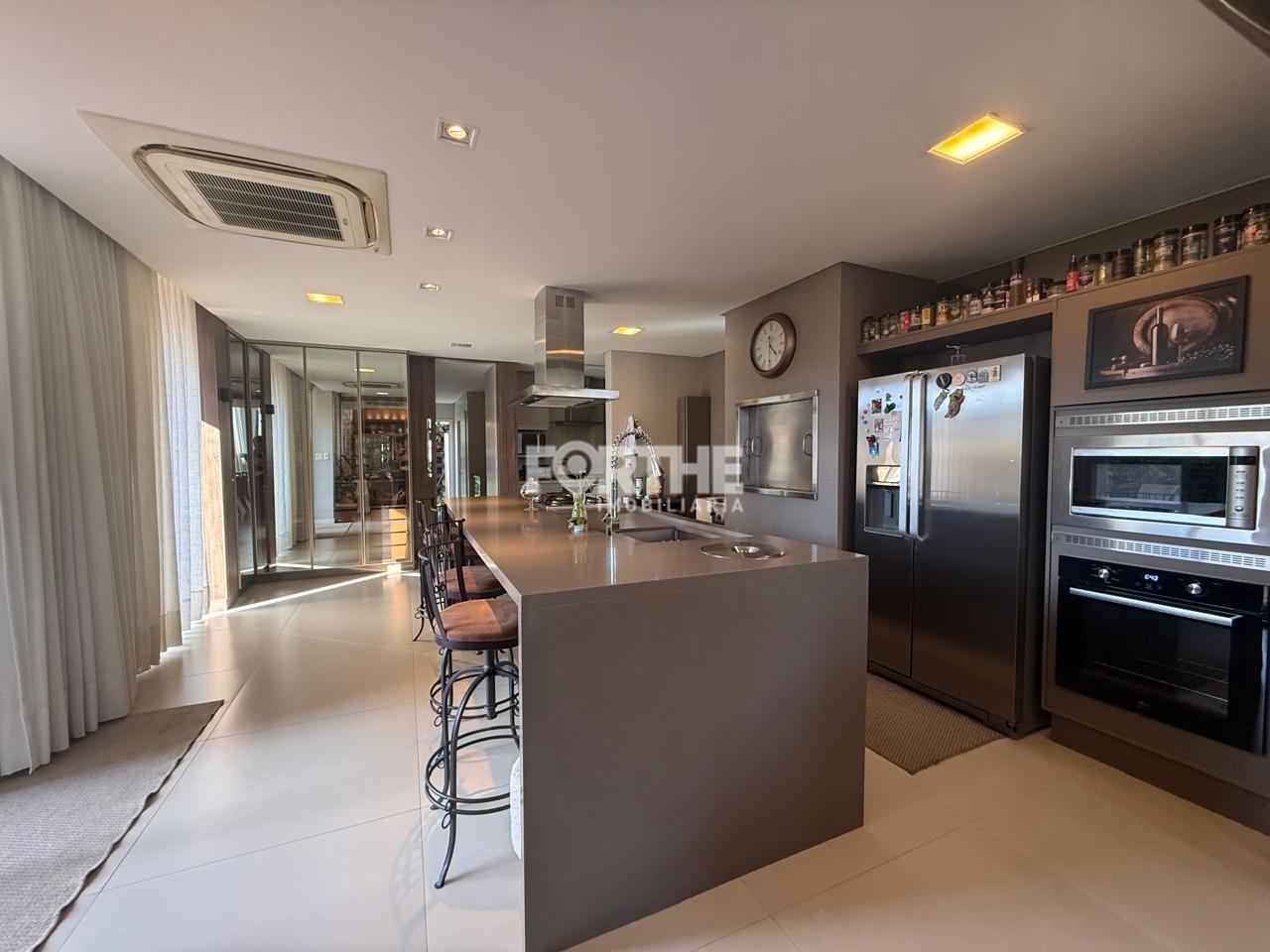 Sobrado em condomínio à venda no Country: 