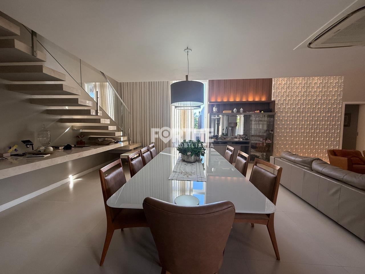 Sobrado em condomínio à venda no Country: 