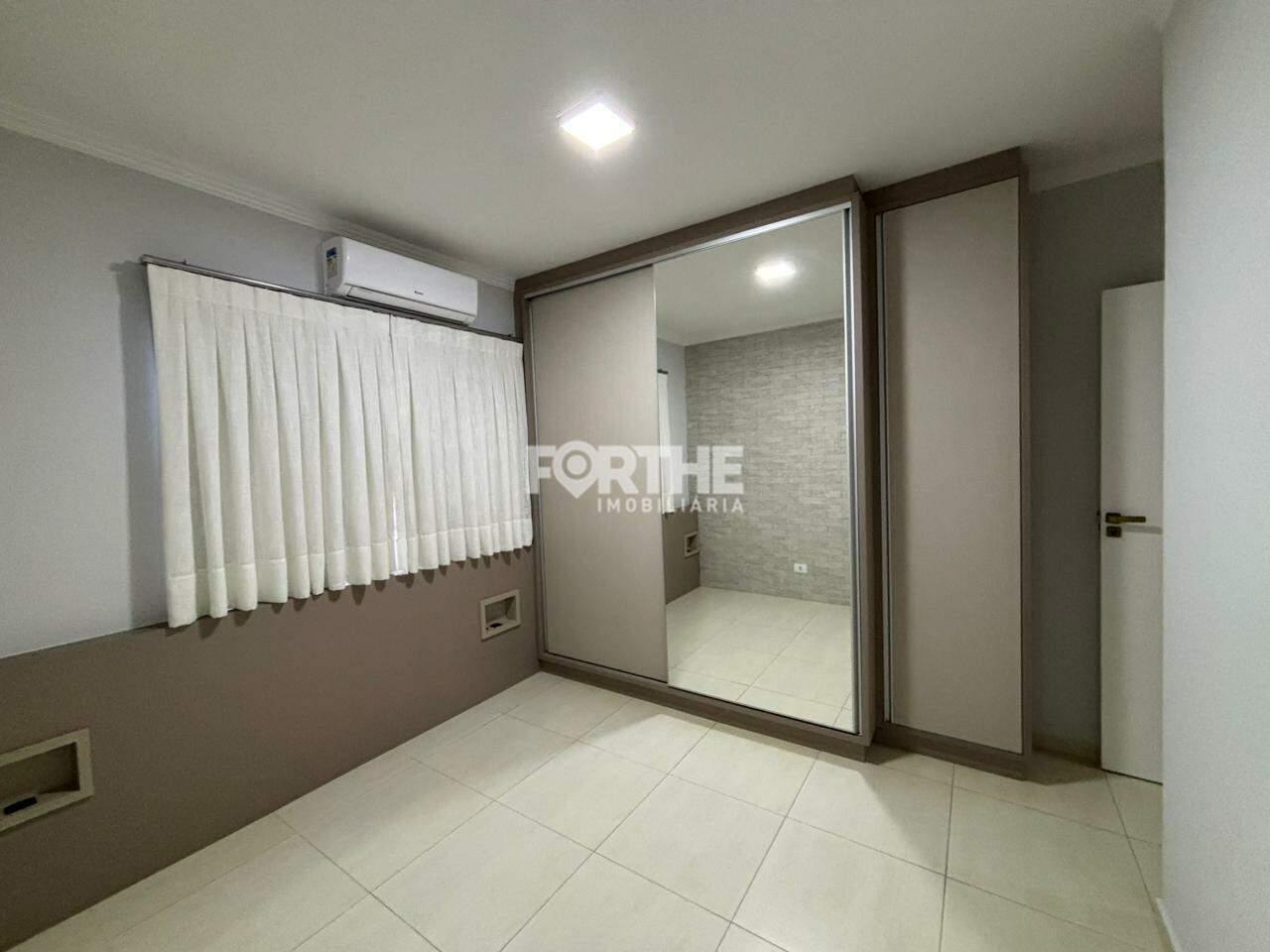 Casa para aluguel no Santa Cruz: