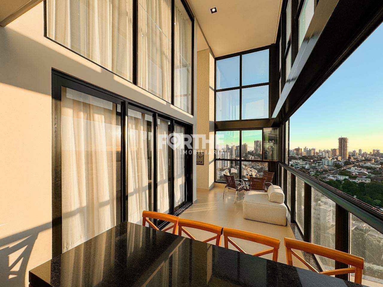 Apartamento 3 Dormitórios Centro 166m²