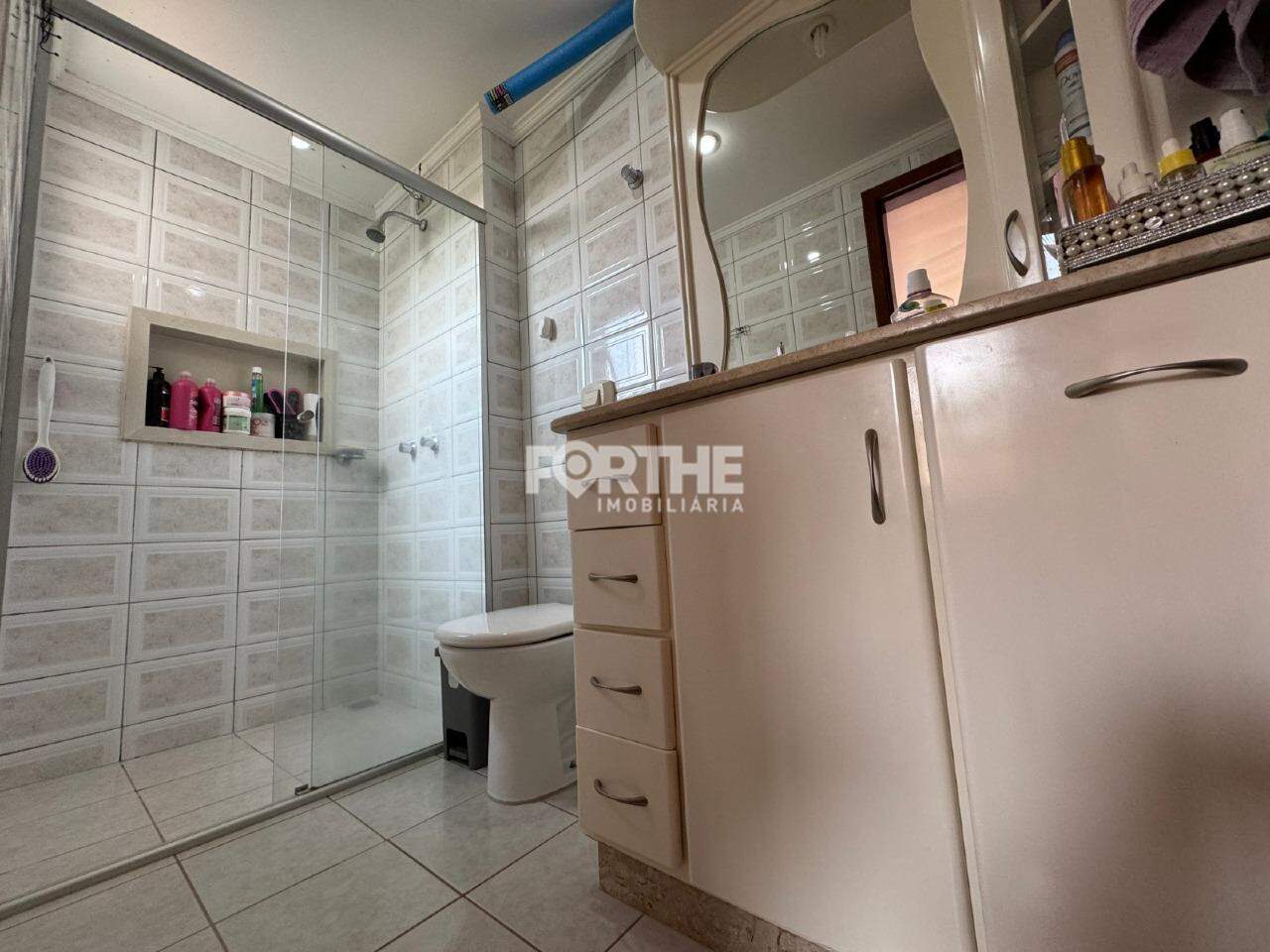 Apartamento à venda no Região do Lago: 
