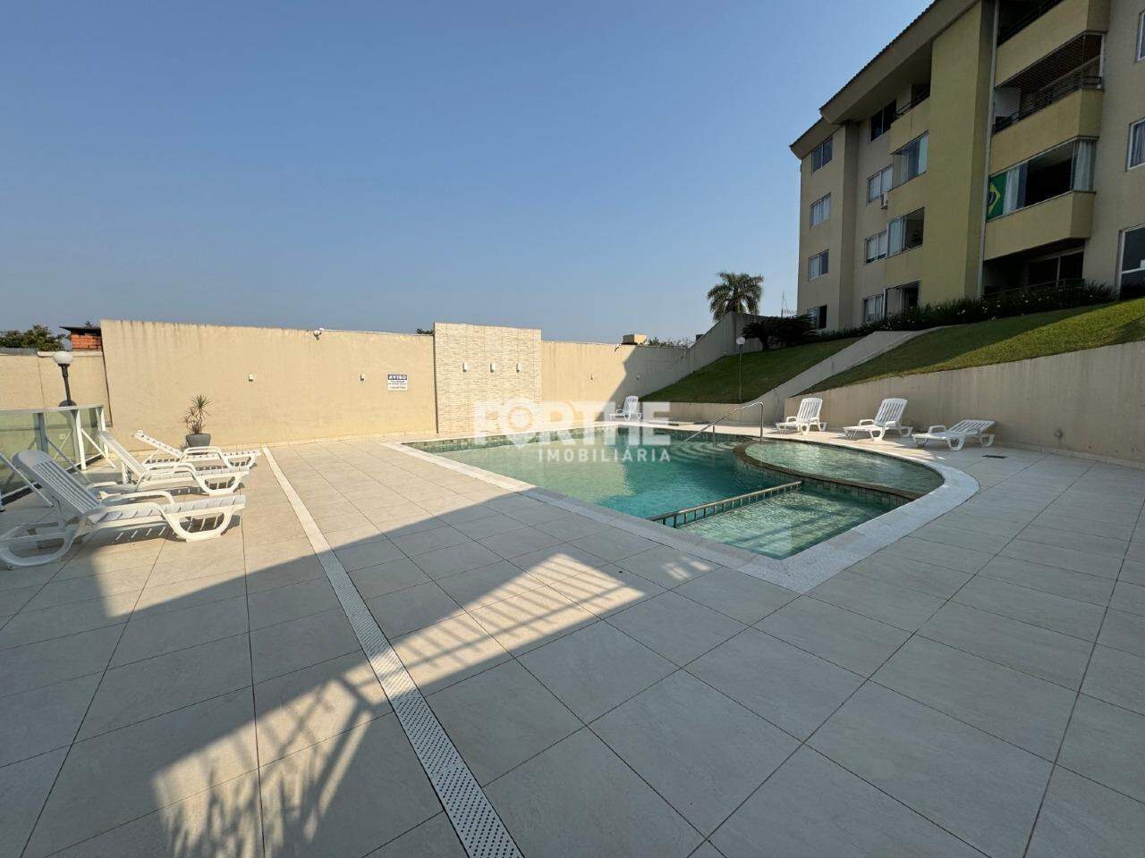 Apartamento à venda no Região do Lago: 
