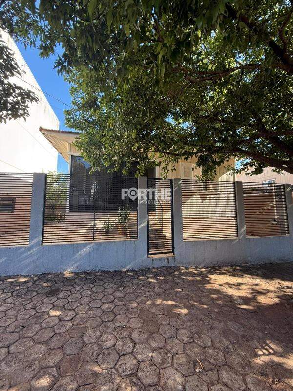 Casa à venda no Centro: 