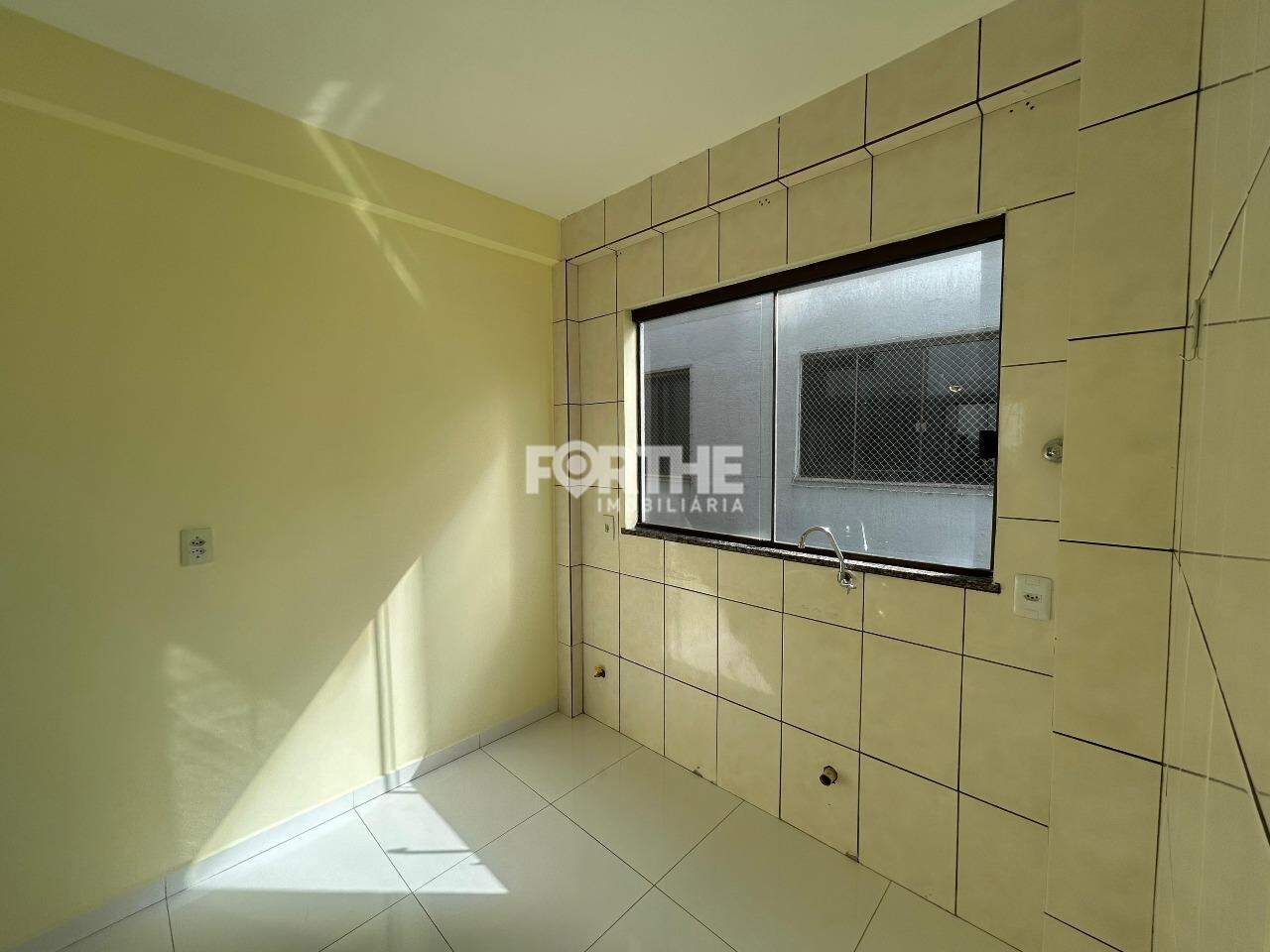 Apartamento para aluguel no Coqueiral: 