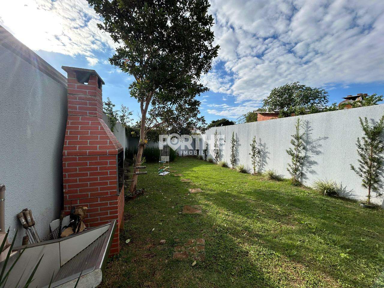 Casa para aluguel no Universitário: 