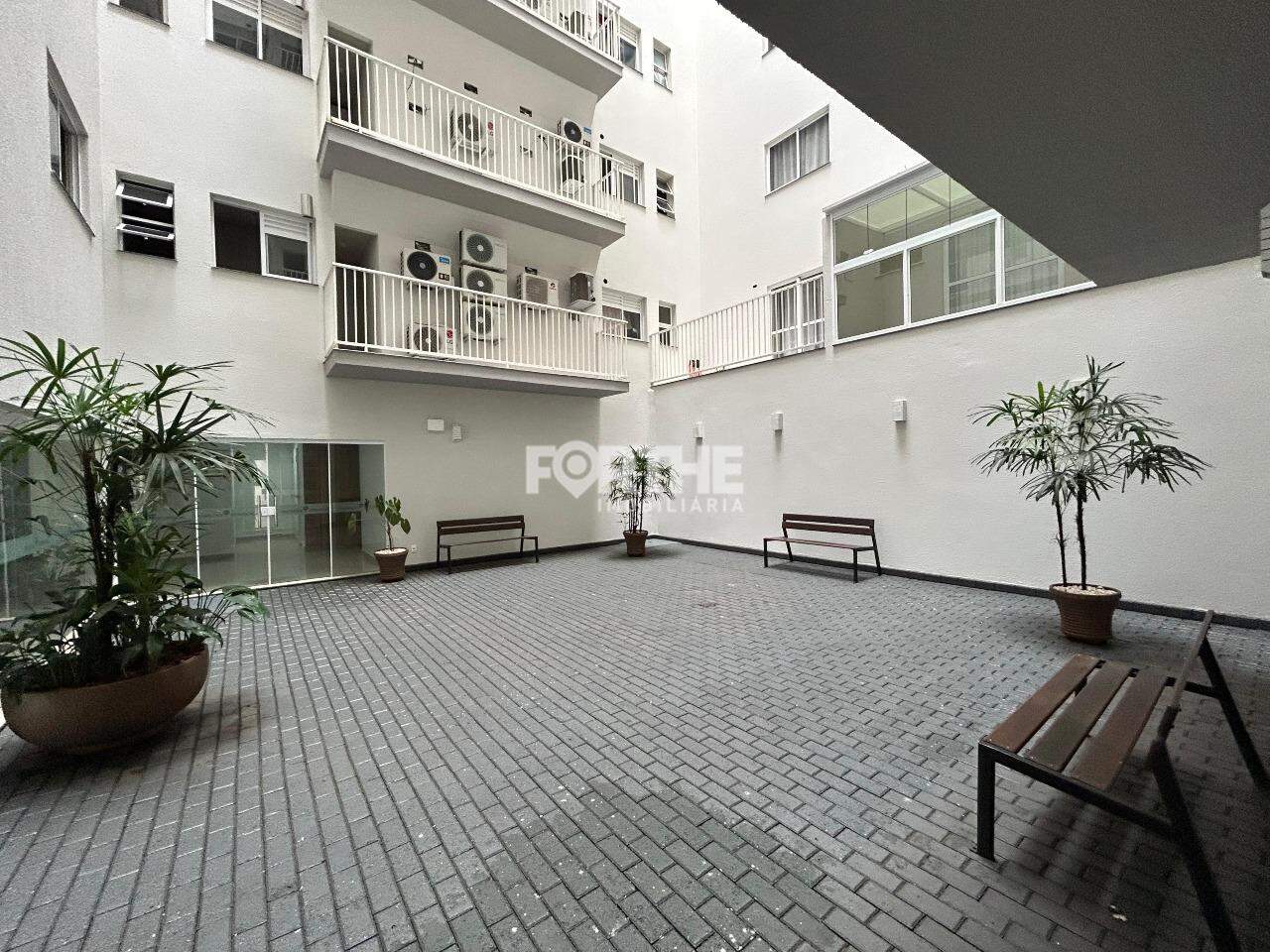 Apartamento para aluguel no Coqueiral: 