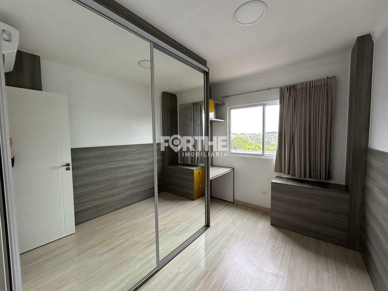 Apartamento para aluguel no Coqueiral: 