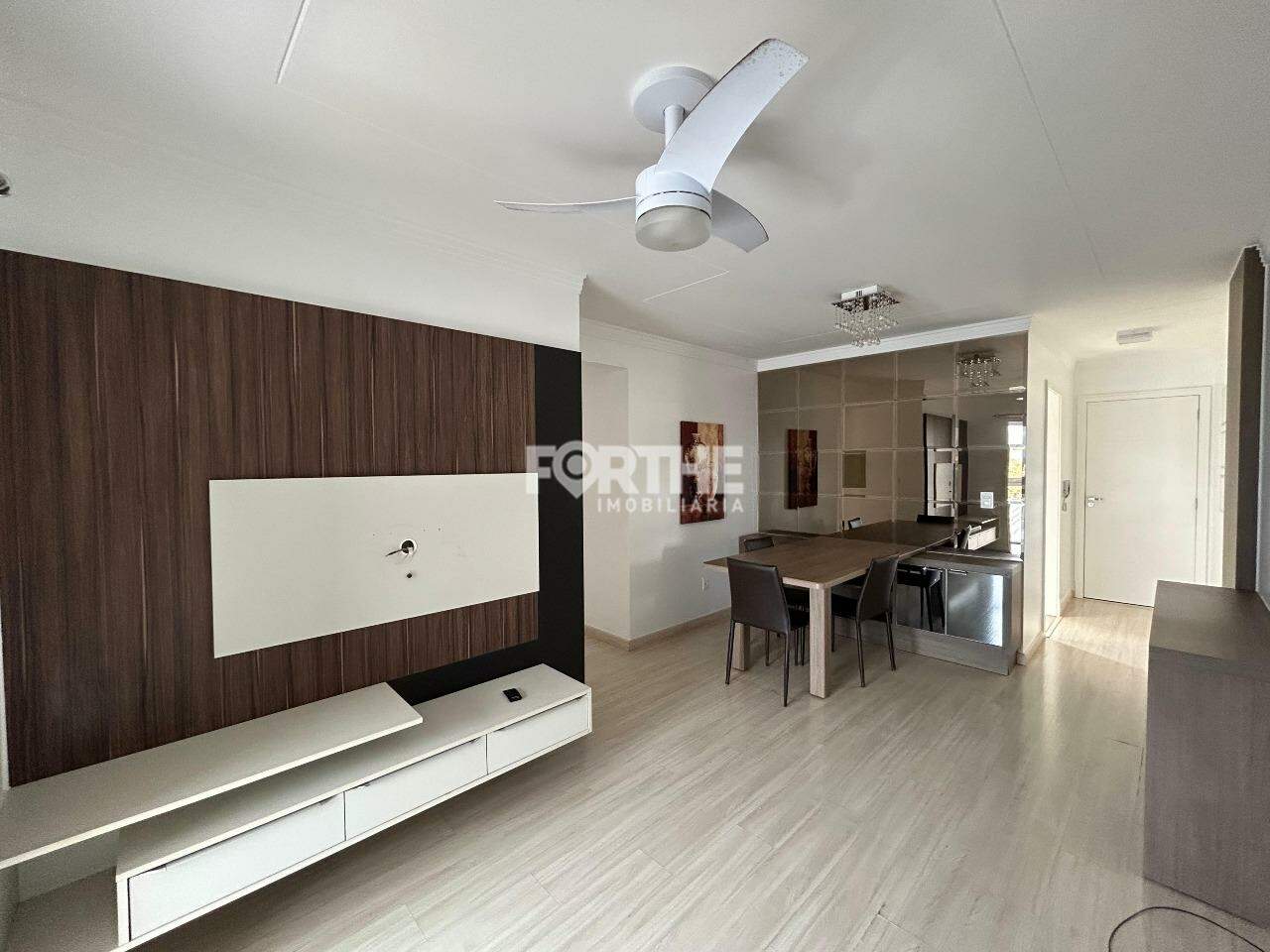 Apartamento para aluguel no Coqueiral: 