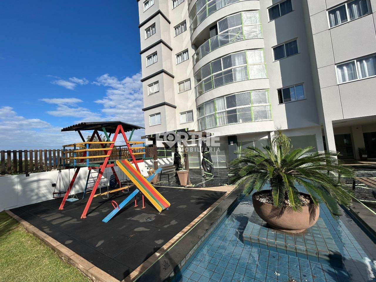 Apartamento para aluguel no Coqueiral: 