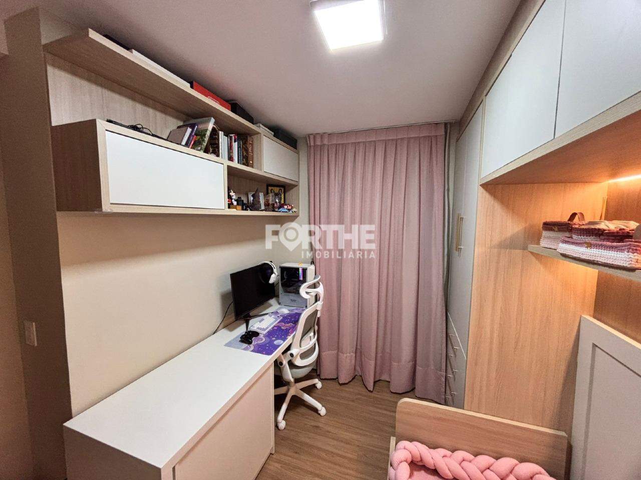 Apartamento à venda no Universitário: 