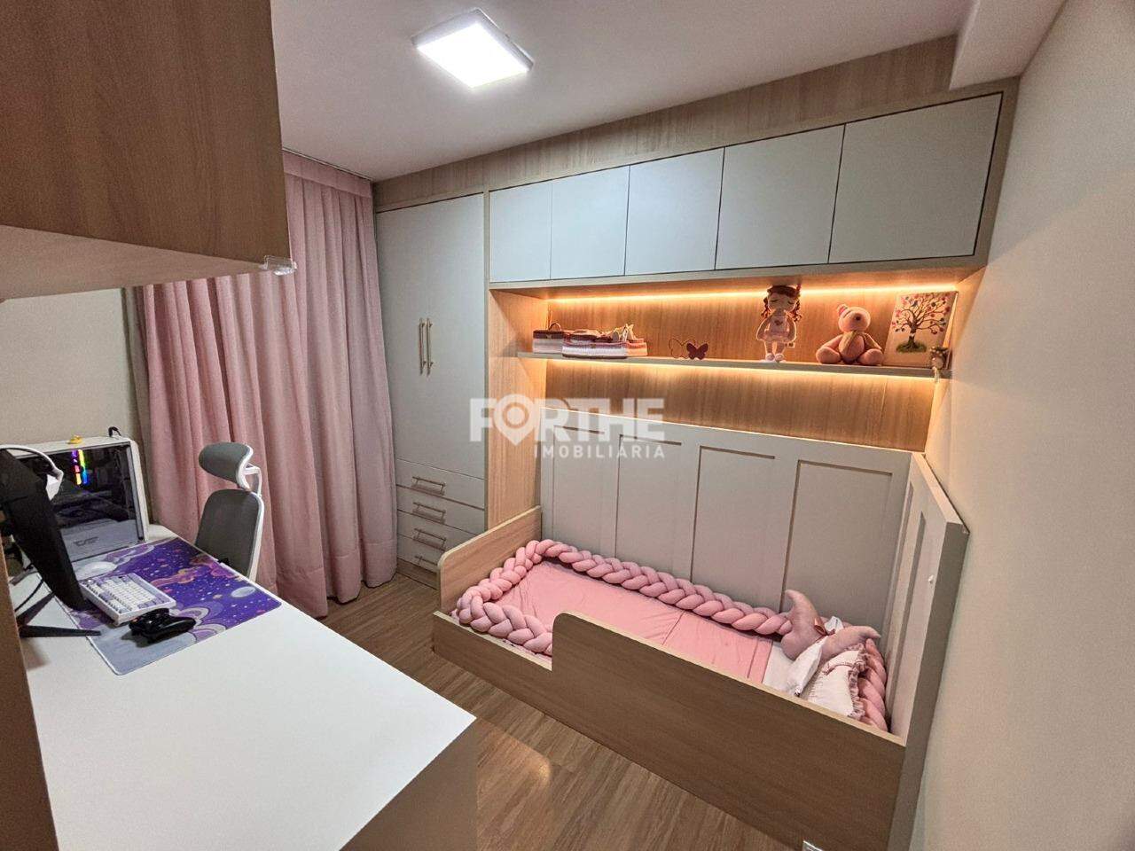 Apartamento à venda no Universitário: 