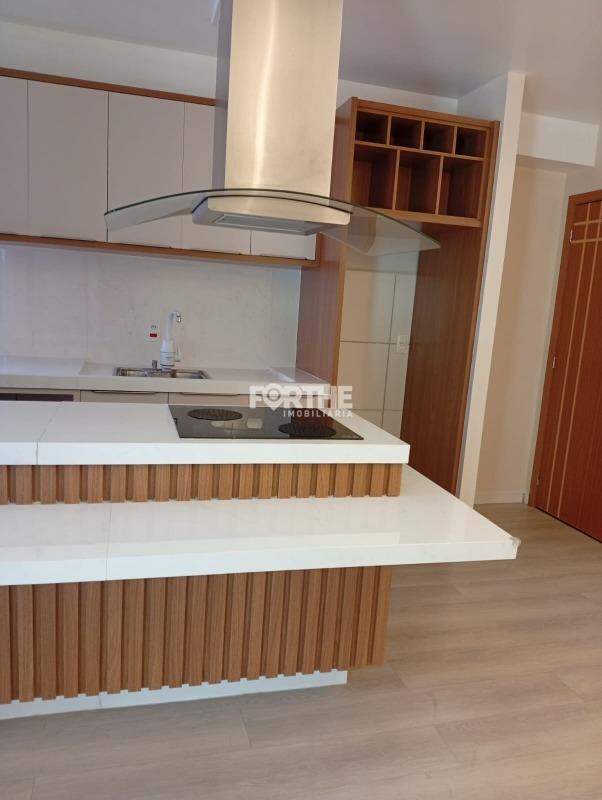 Apartamento à venda no Universitário: 