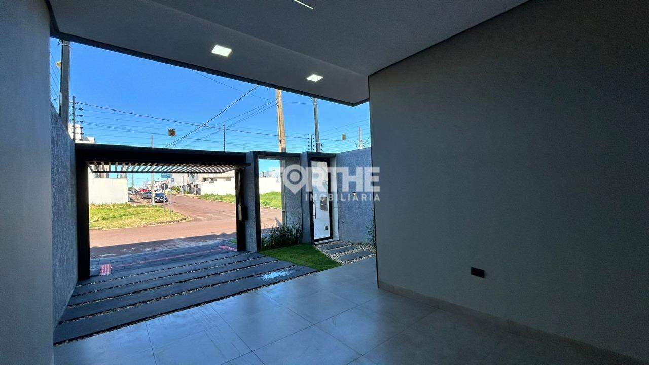 Sobrado à venda no Recanto Tropical III: 