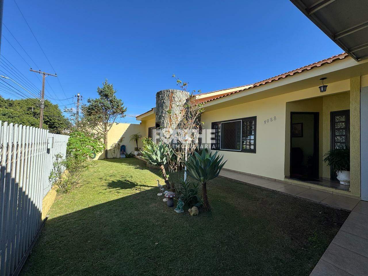 Casa 3 Dormitórios Universitário 240m²