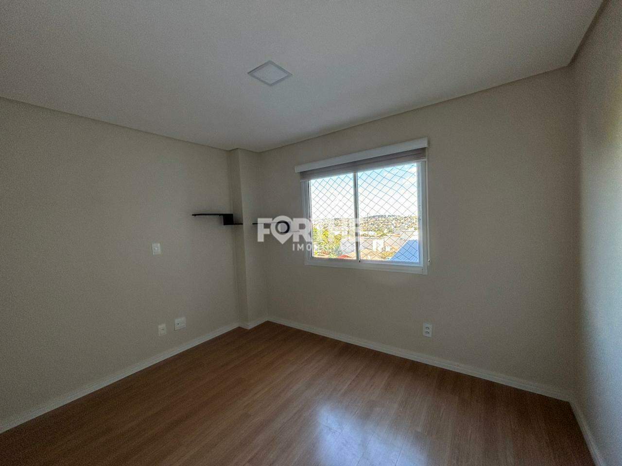 Apartamento para aluguel no Coqueiral: 