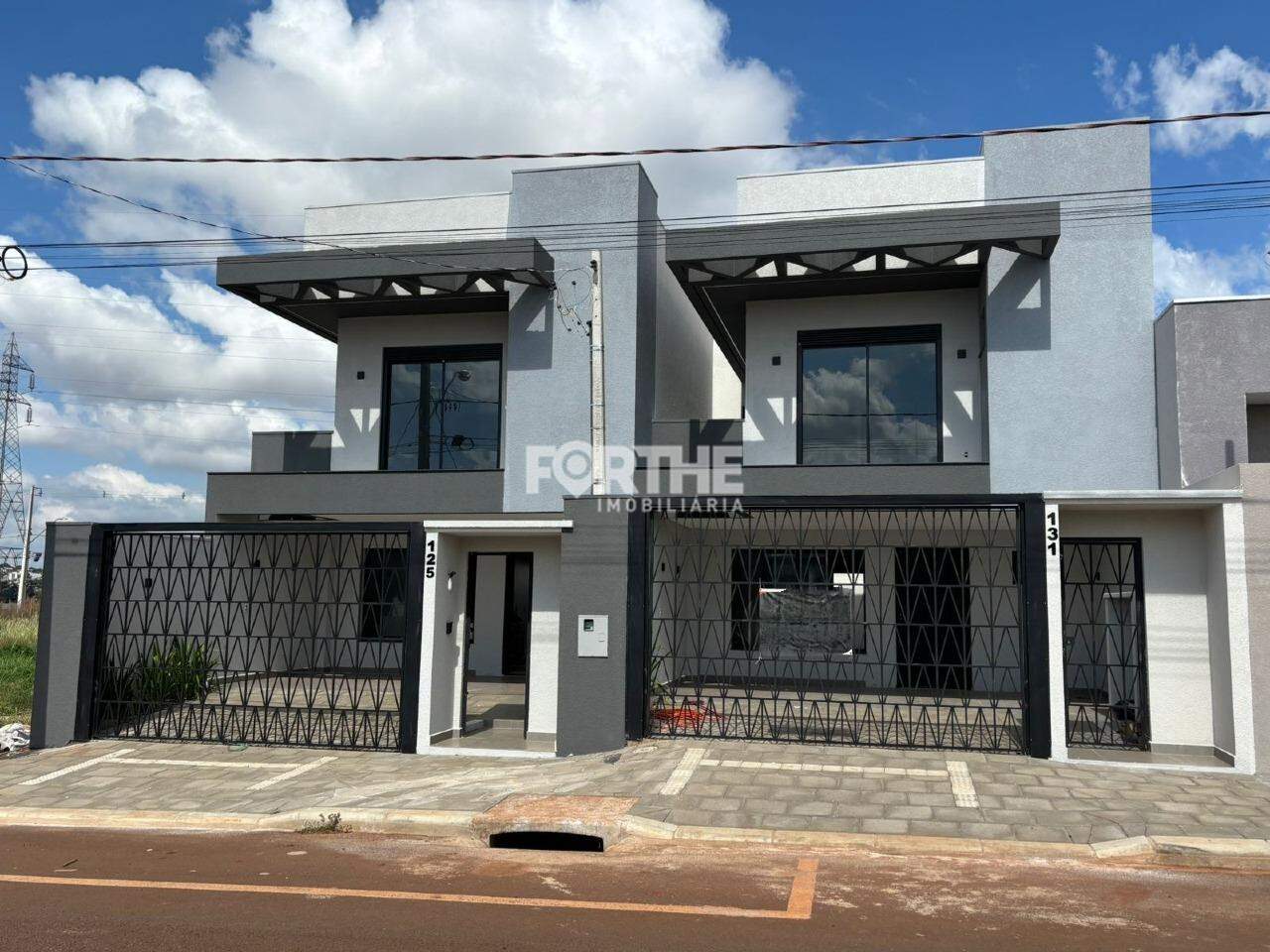 Sobrado 3 Dormitórios Colinas Tropical 153m²